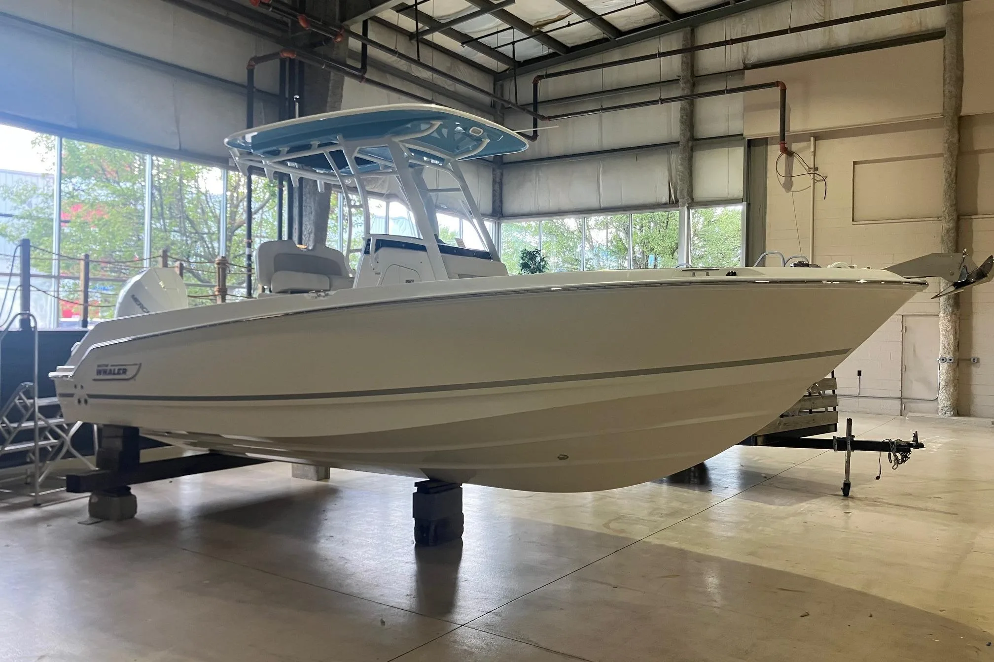 2026 Boston Whaler 230 Outrage