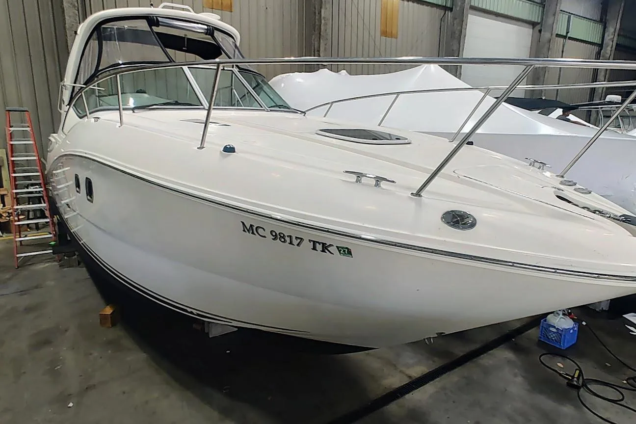 2011 Sea Ray Sundancer 330 yacht for sale in 