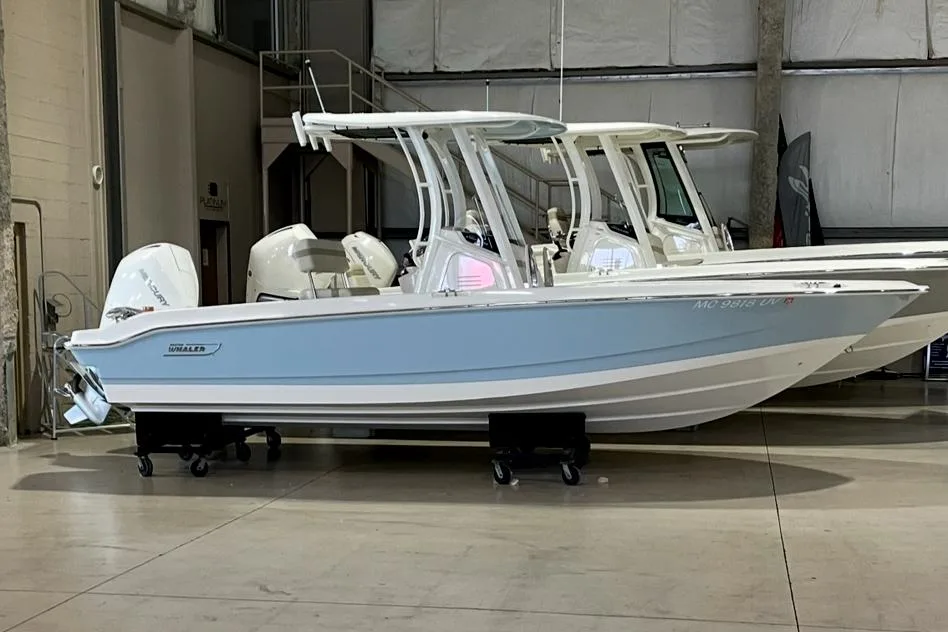 2023 Boston Whaler 220 Dauntless yacht for sale in 