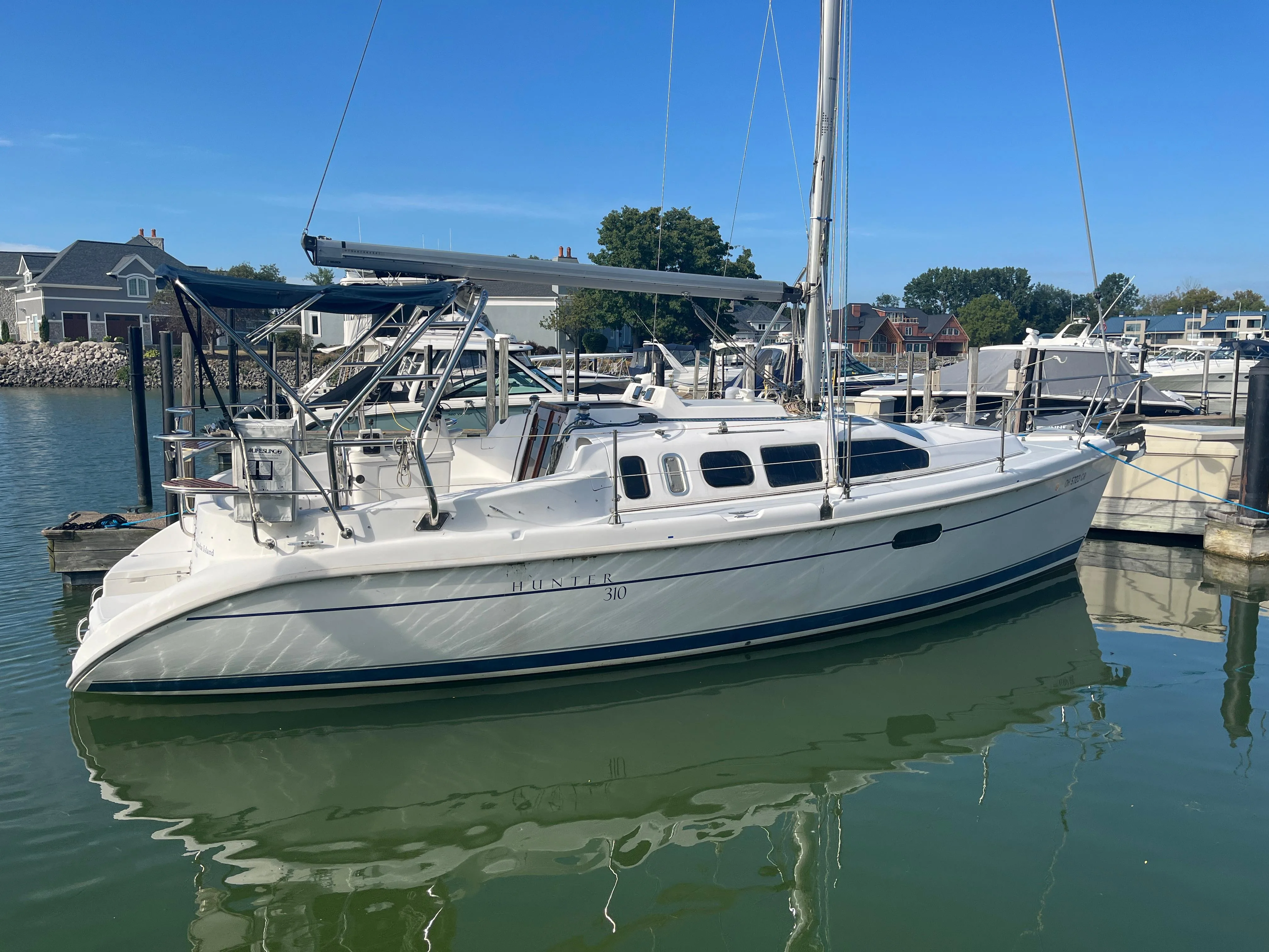 2000 Hunter 310 yacht for sale in 