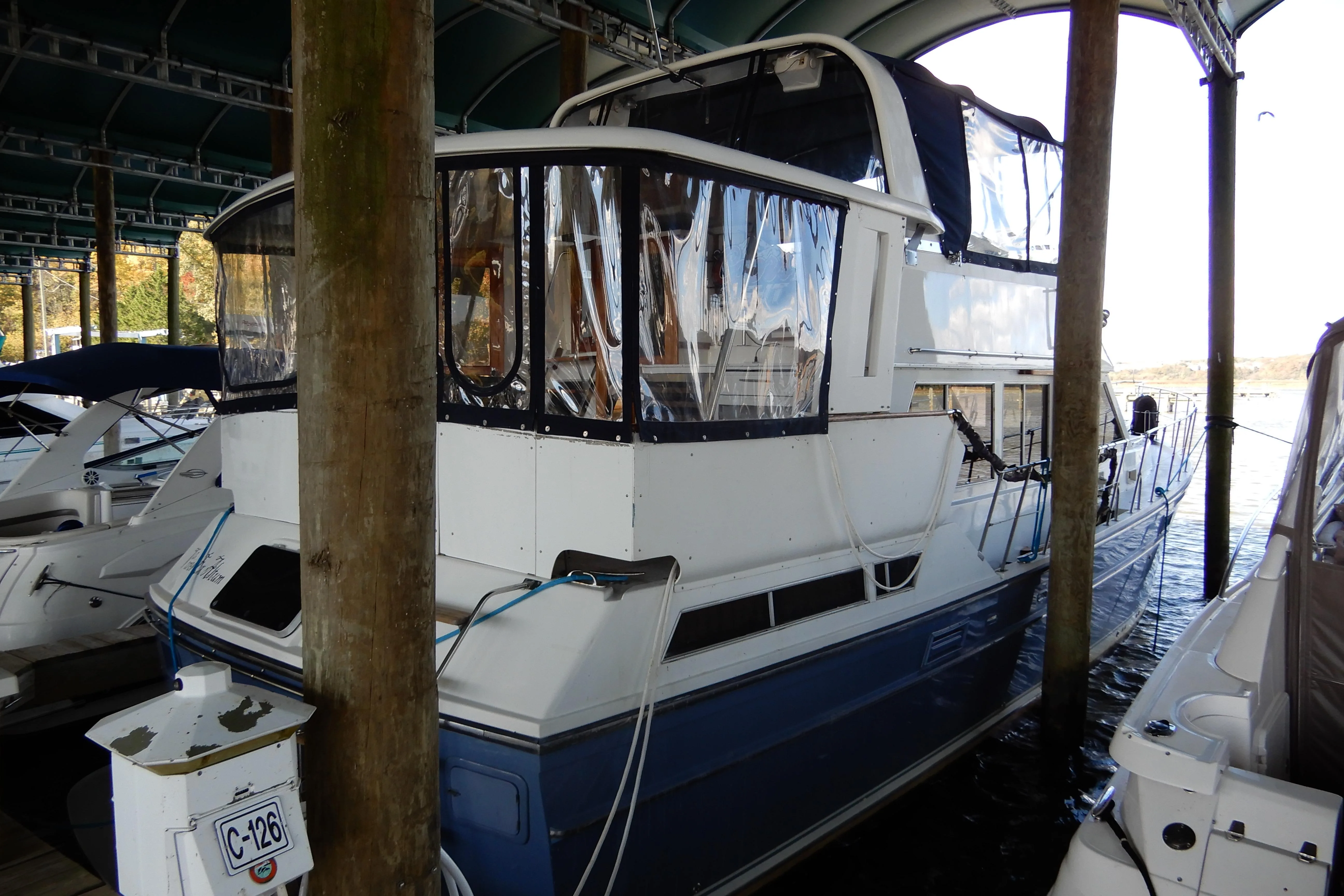 1989 Jefferson 46 Sundeck yacht for sale in 