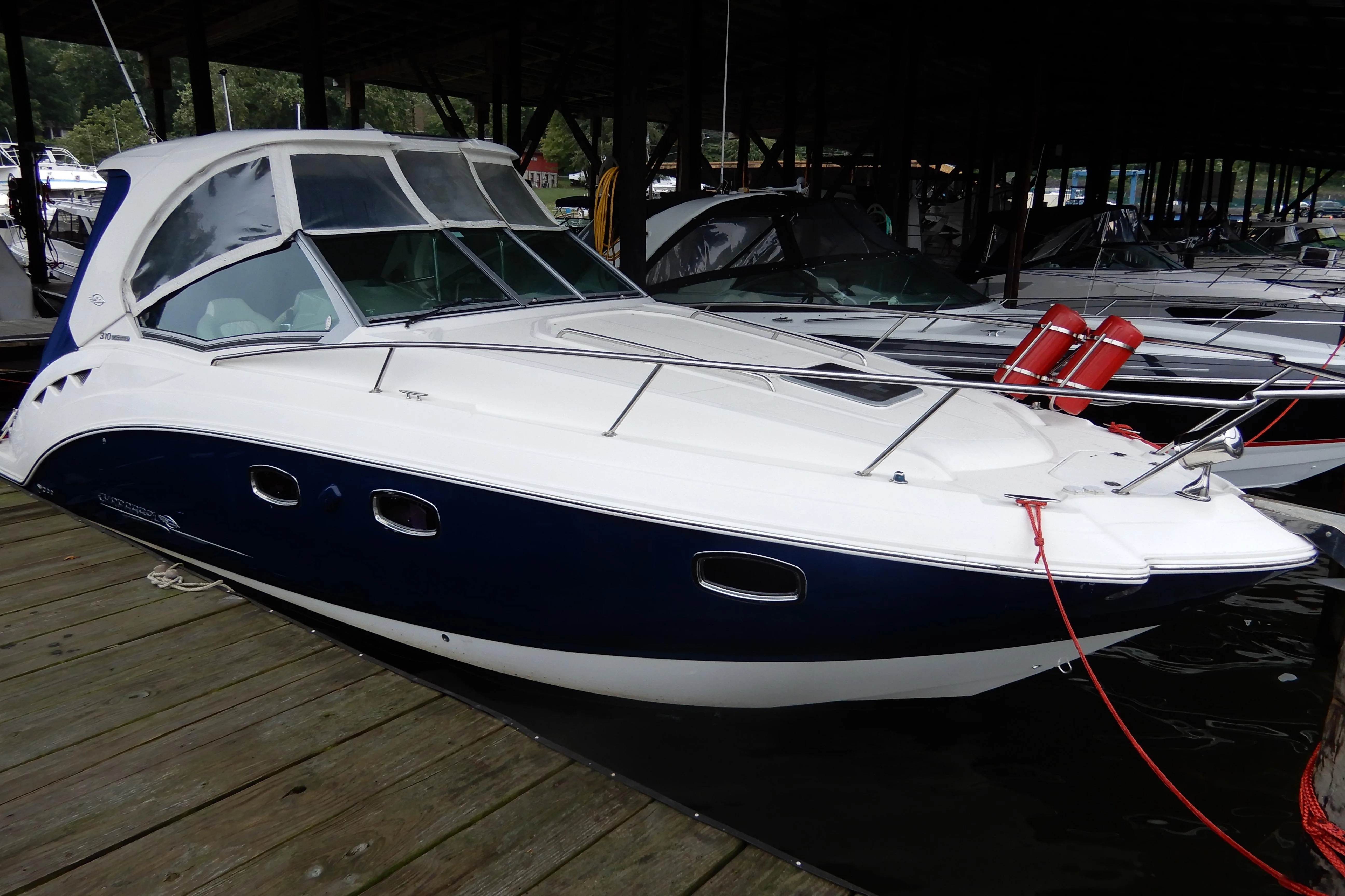 2016 Chaparral 310 Signature yacht for sale in 