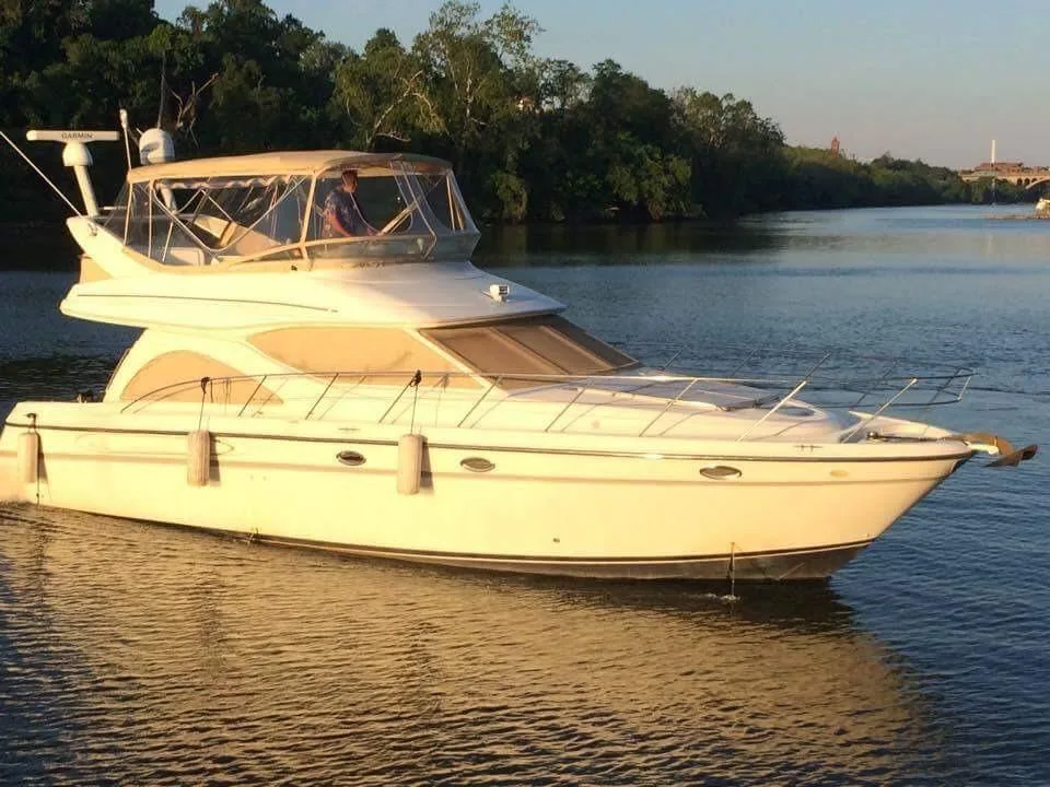 2000 Maxum 4600 SCB yacht for sale in 
