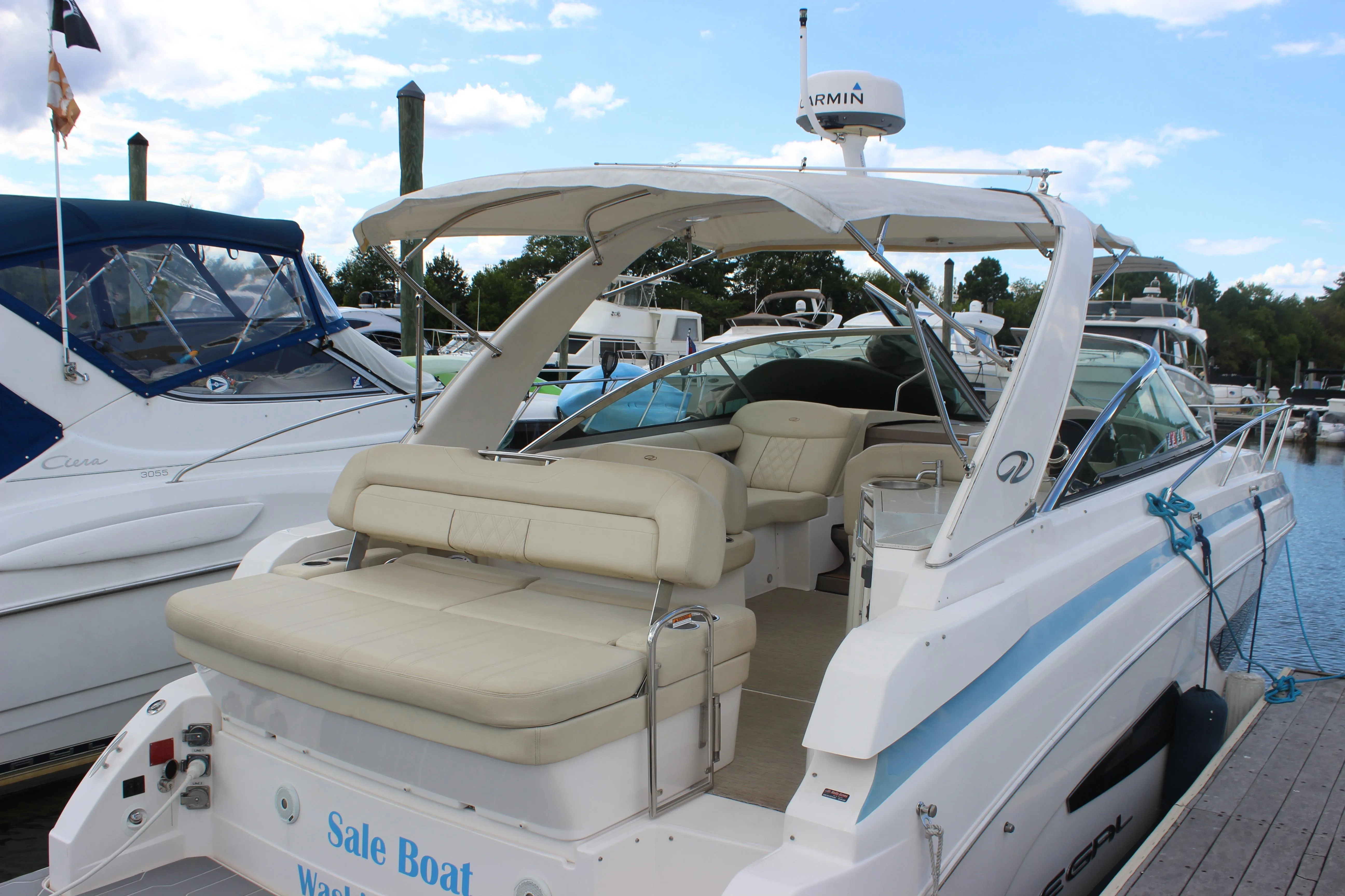 2018 Regal 33 Express