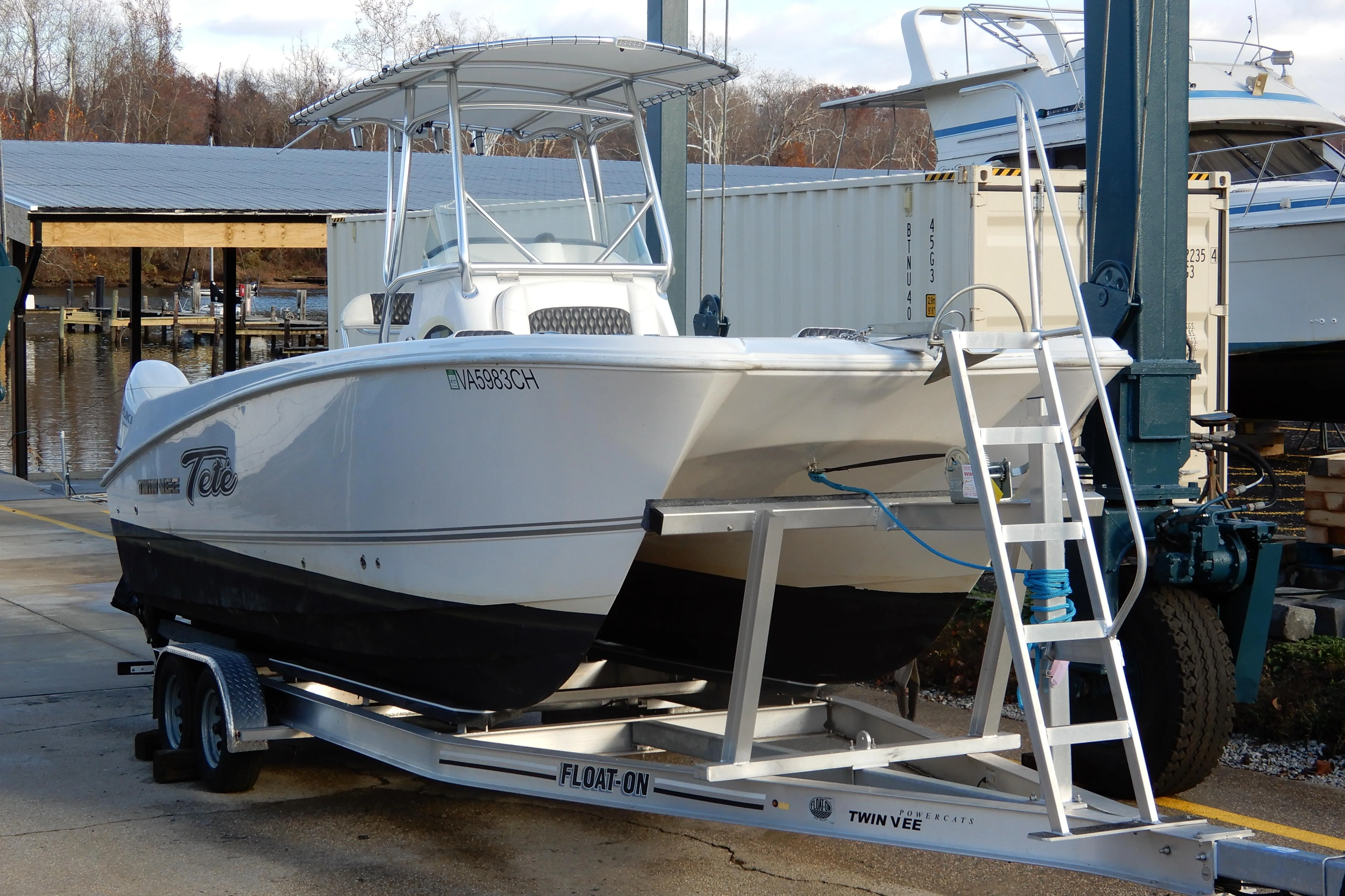 2022 Twin Vee 240 CC GFX Limited Edition yacht for sale in 
