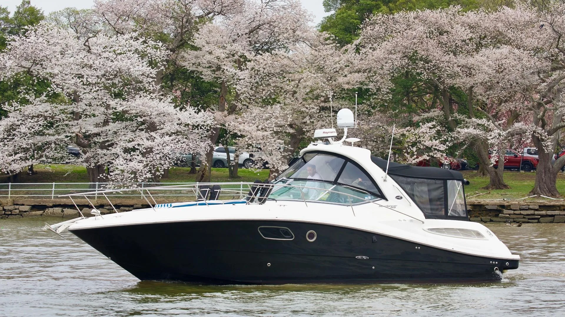 2011 Sea Ray Sundancer 350 yacht for sale in 