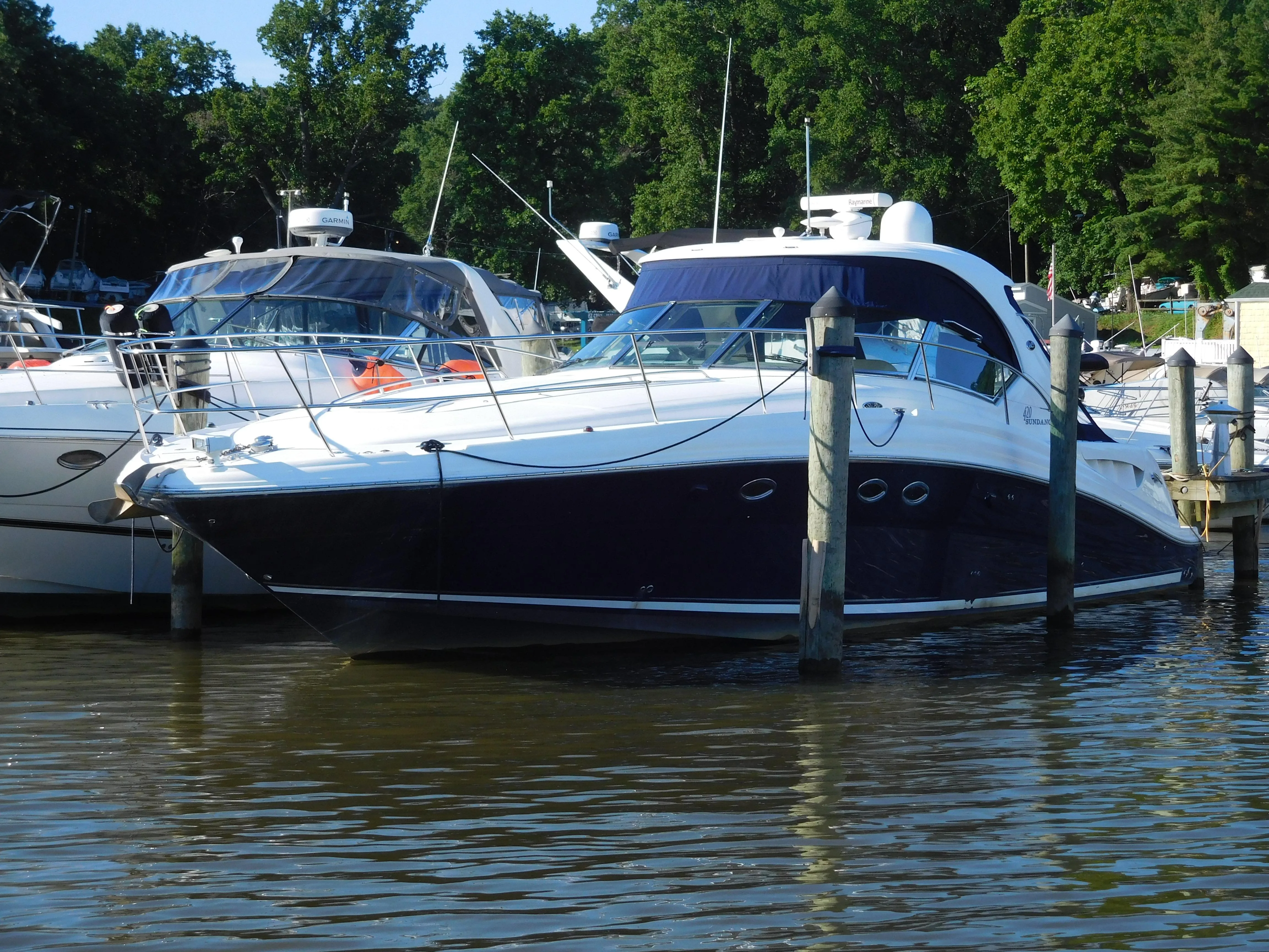 2005 Sea Ray 420 Sundancer yacht for sale in 