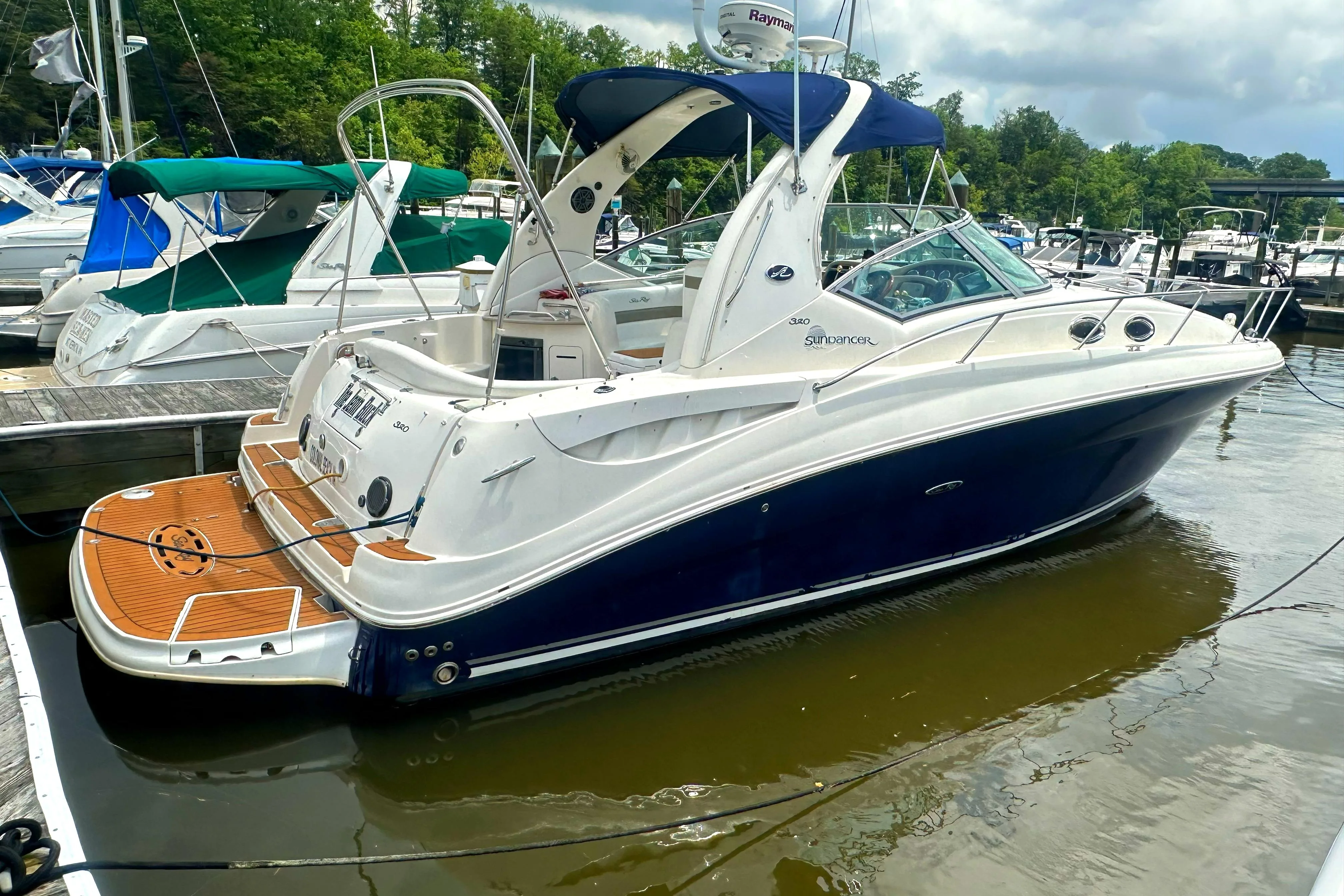 2006 Sea Ray Sundancer 320 yacht for sale in 