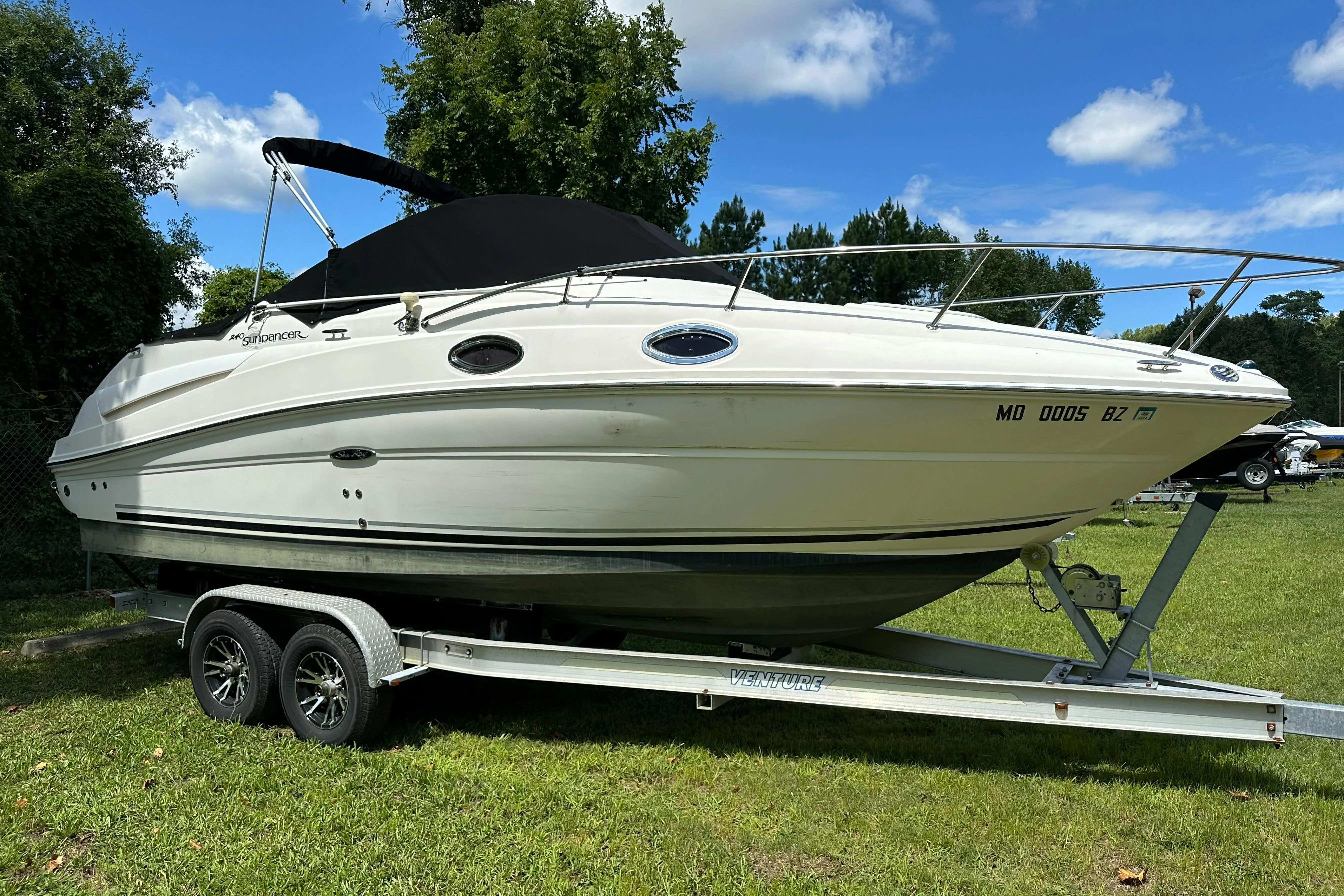 2007 Sea Ray 240 Sundancer yacht for sale in 