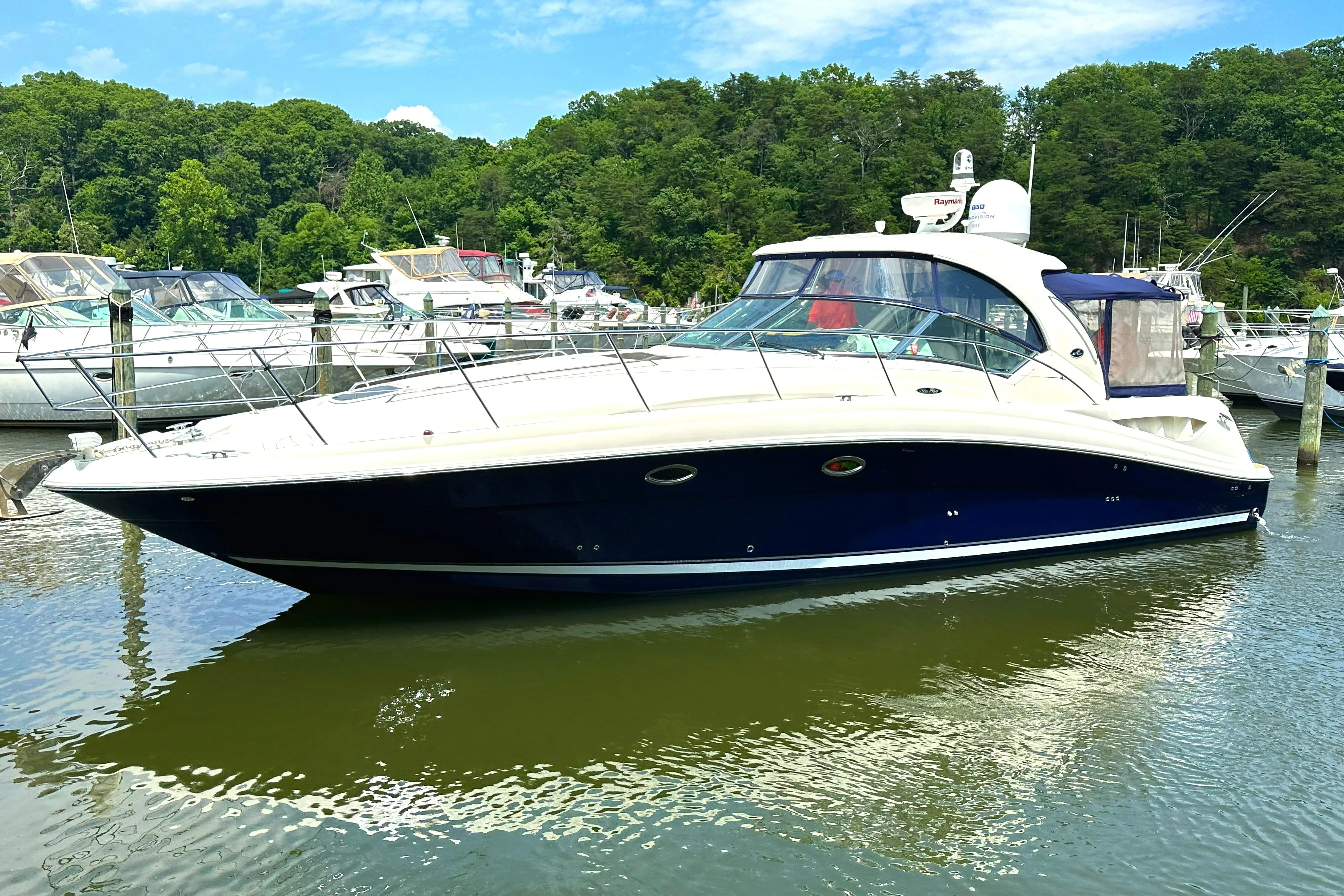 2004 Sea Ray 390 Sundancer yacht for sale in 