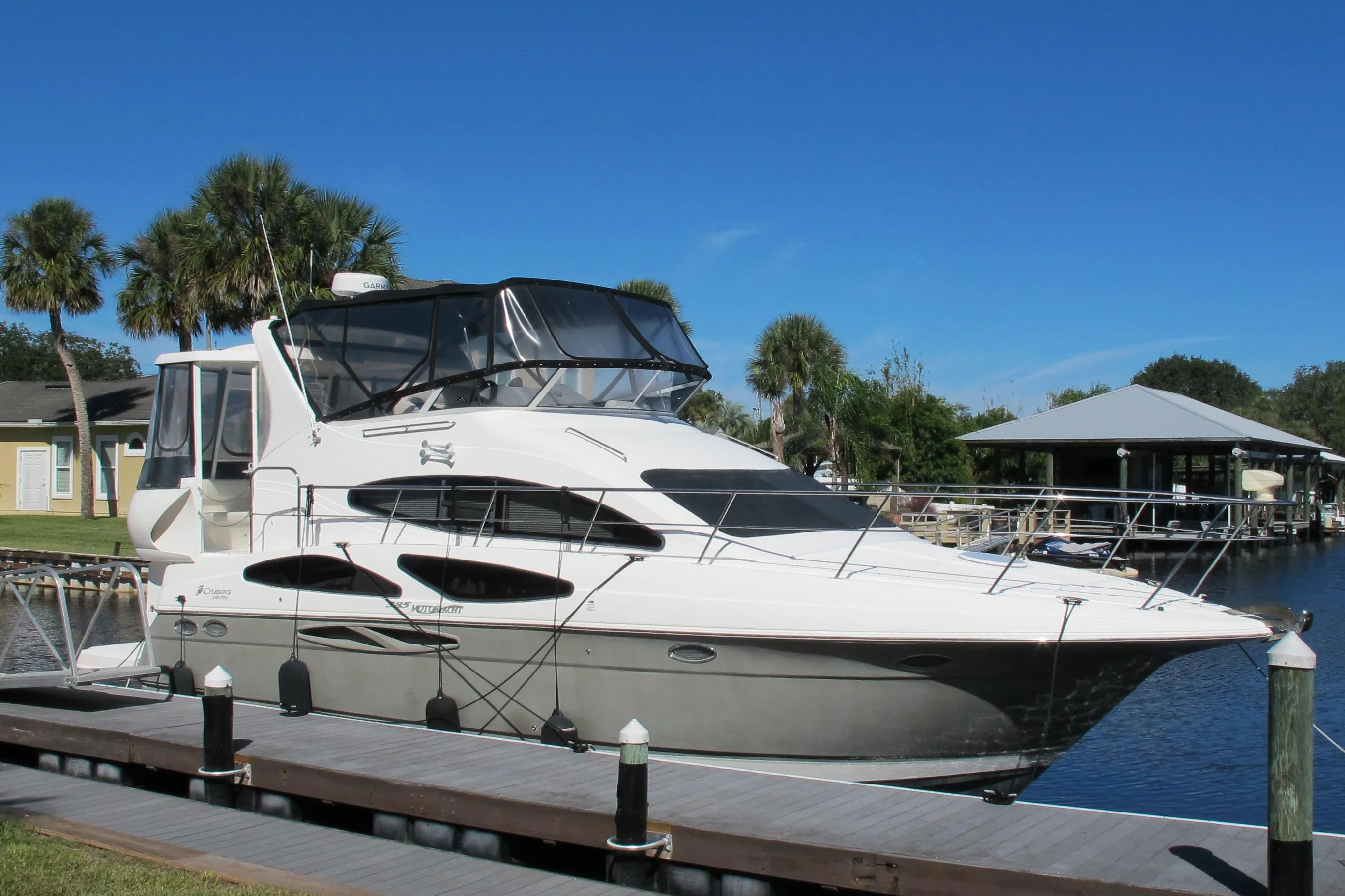 2006 Cruisers 385 Motoryacht yacht for sale in 