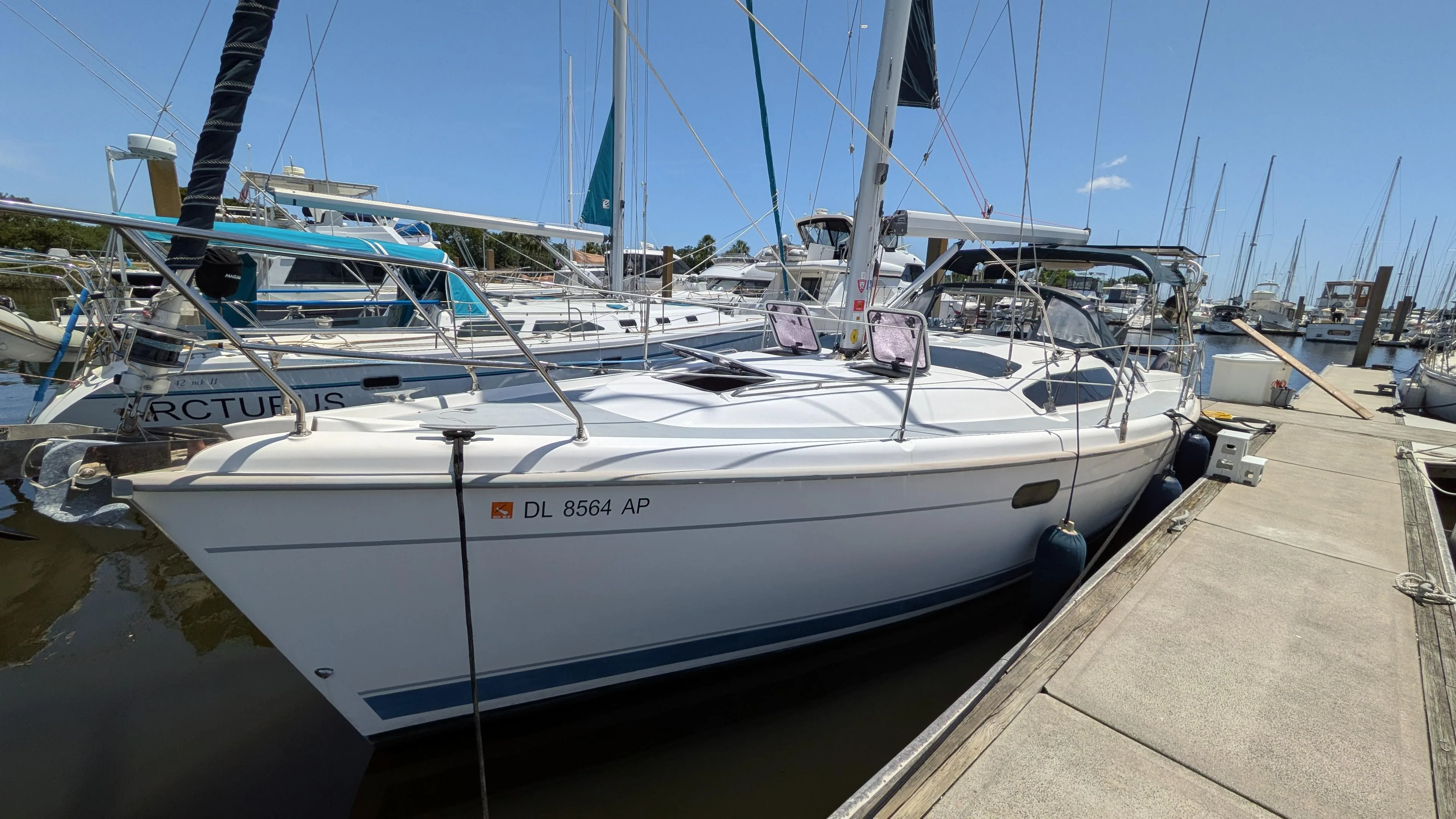 2001 Hunter 380 yacht for sale in 