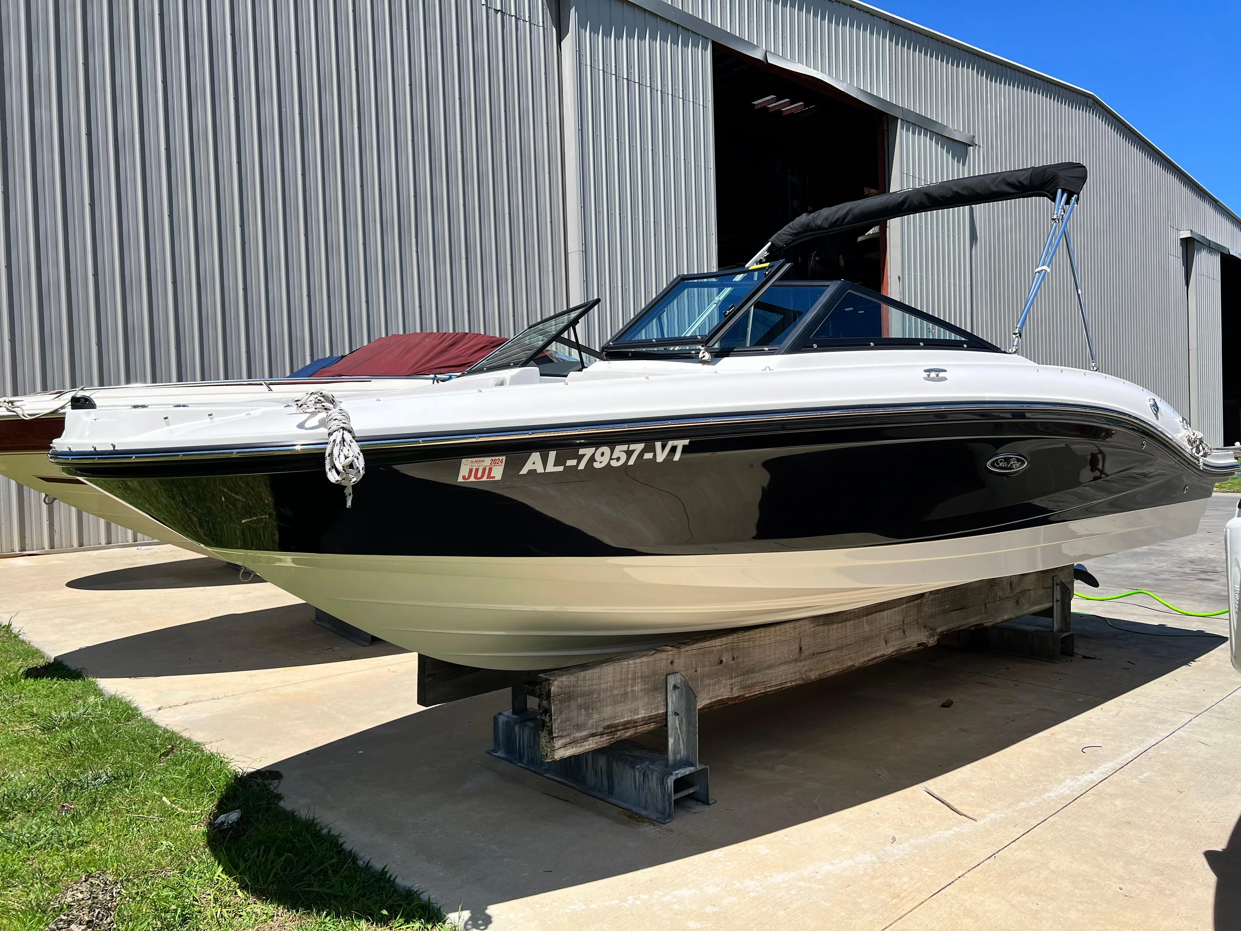 2023 Sea Ray SPX 210 yacht for sale in 