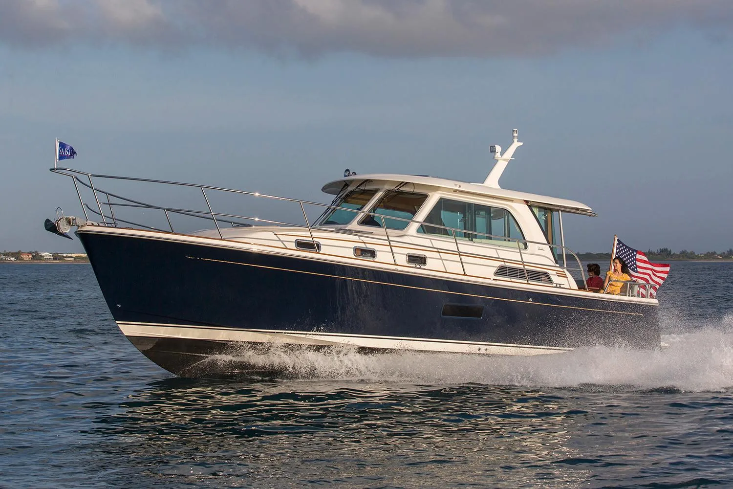 2027 Sabre 38 Salon Express