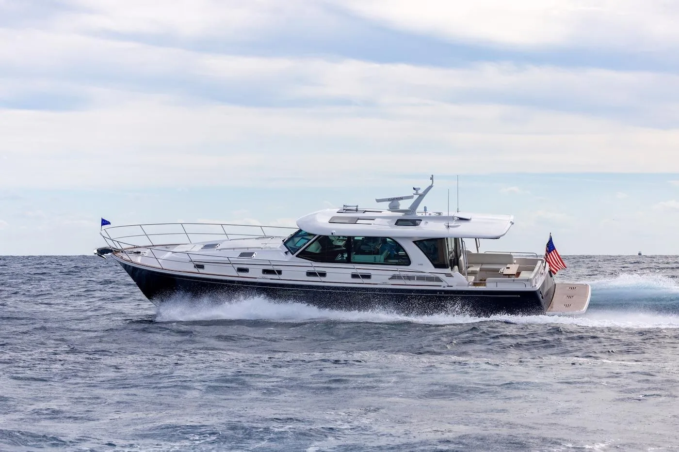 2027 Sabre 51 Salon Express