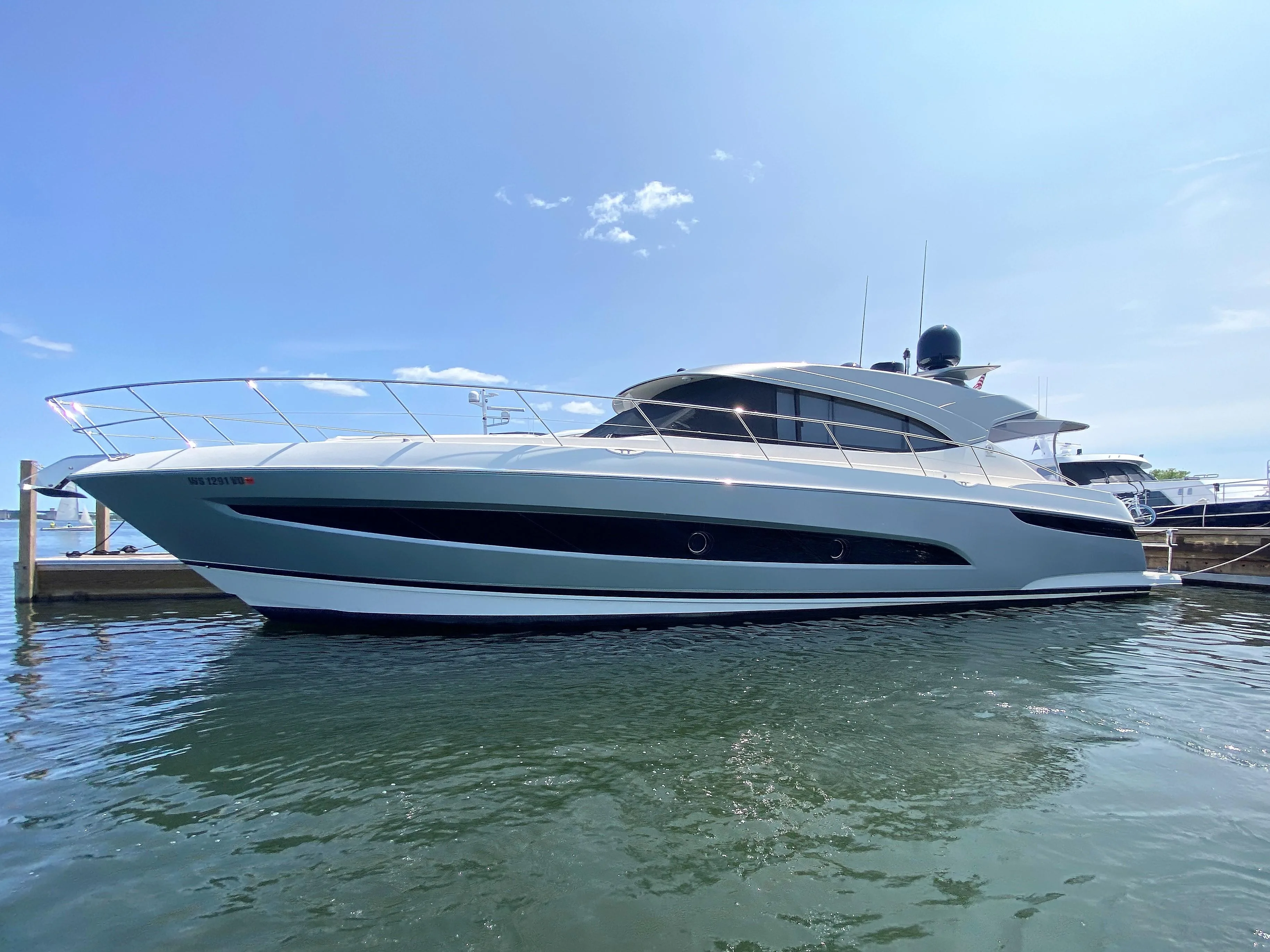 2021 Riviera 5400 Sport Yacht